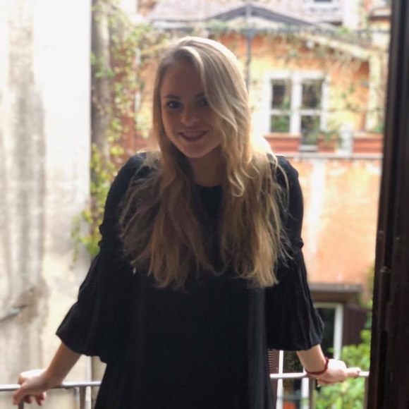 Meet your Posher, Veronica - Picture 1 of 1